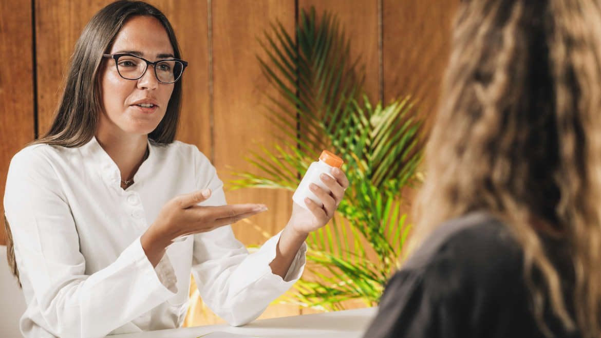 Dietitian Recommending Dietary Berberine Supplements