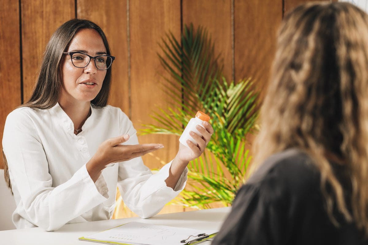 Dietitian Recommending Dietary Berberine Supplements